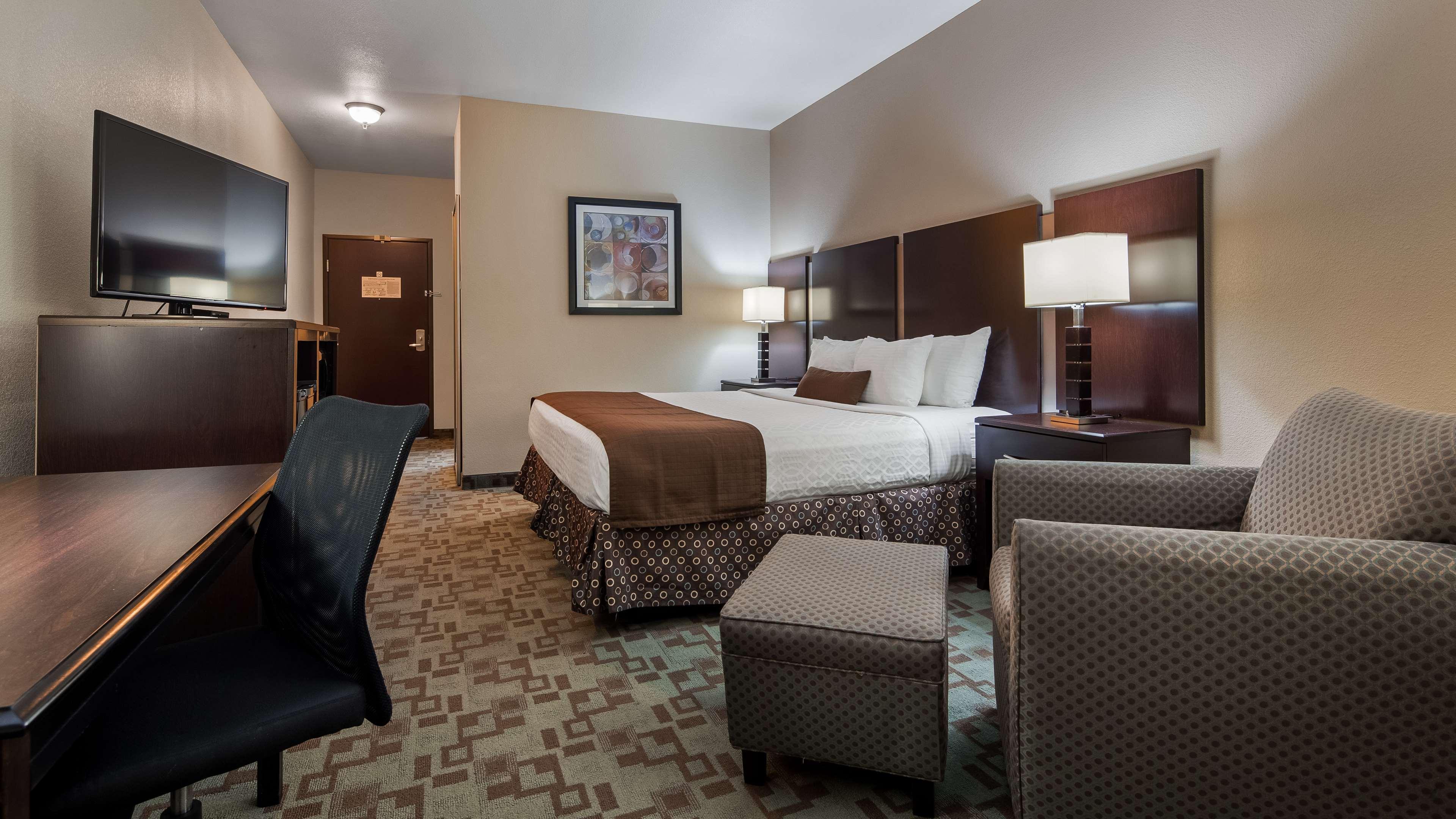 Best Western Plus Eastgate Inn & Suites Wichita Bagian luar foto