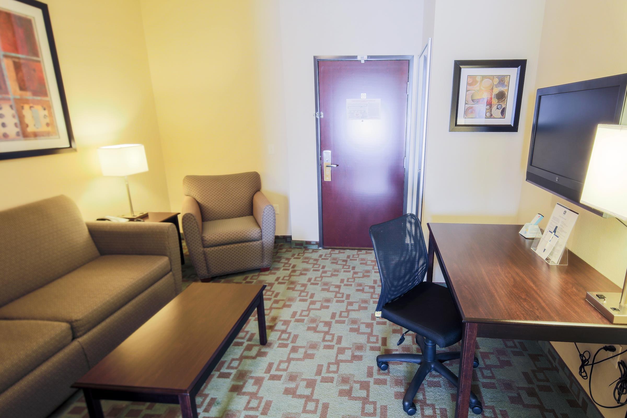 Best Western Plus Eastgate Inn & Suites Wichita Bagian luar foto