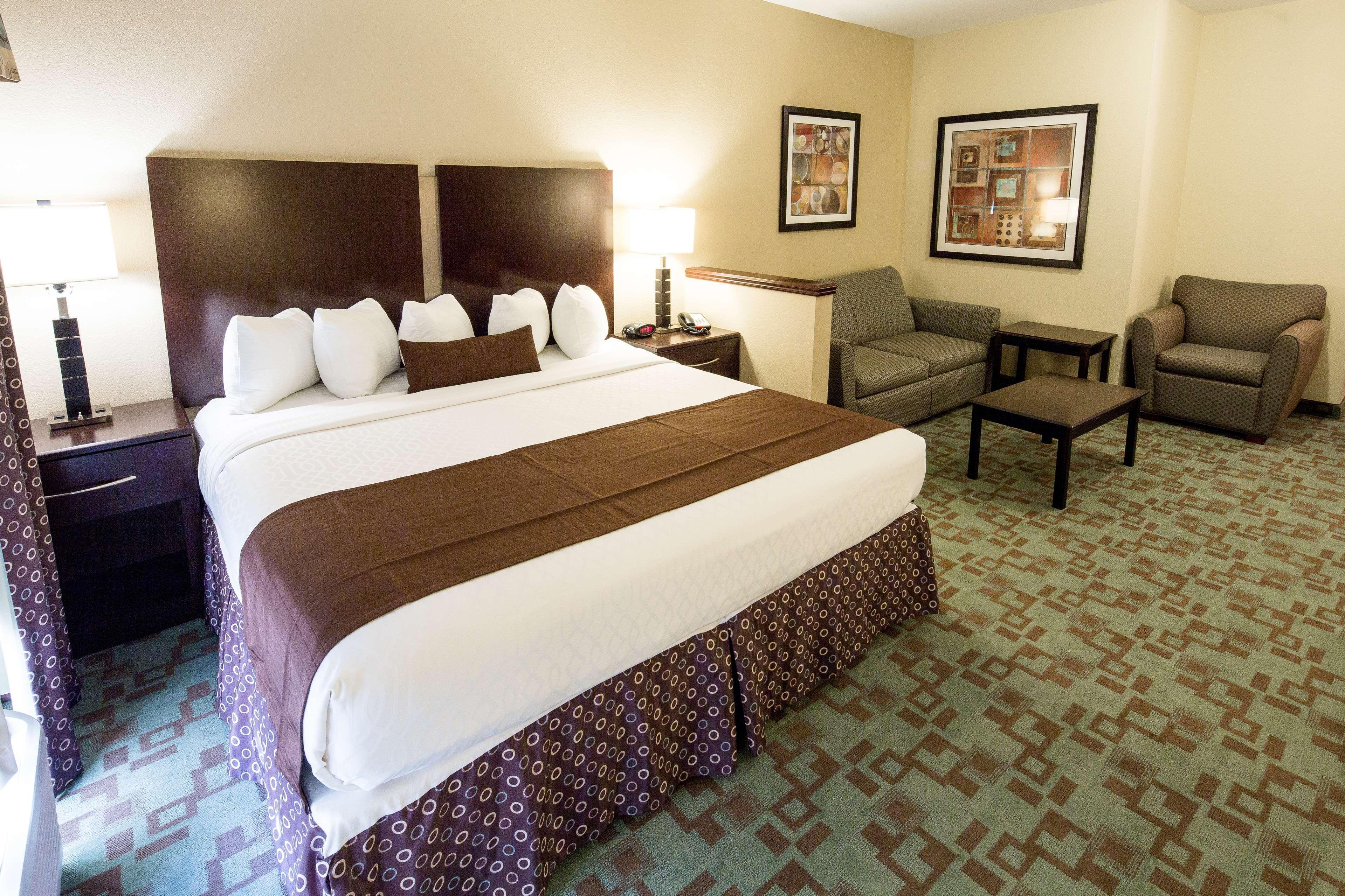 Best Western Plus Eastgate Inn & Suites Wichita Bagian luar foto