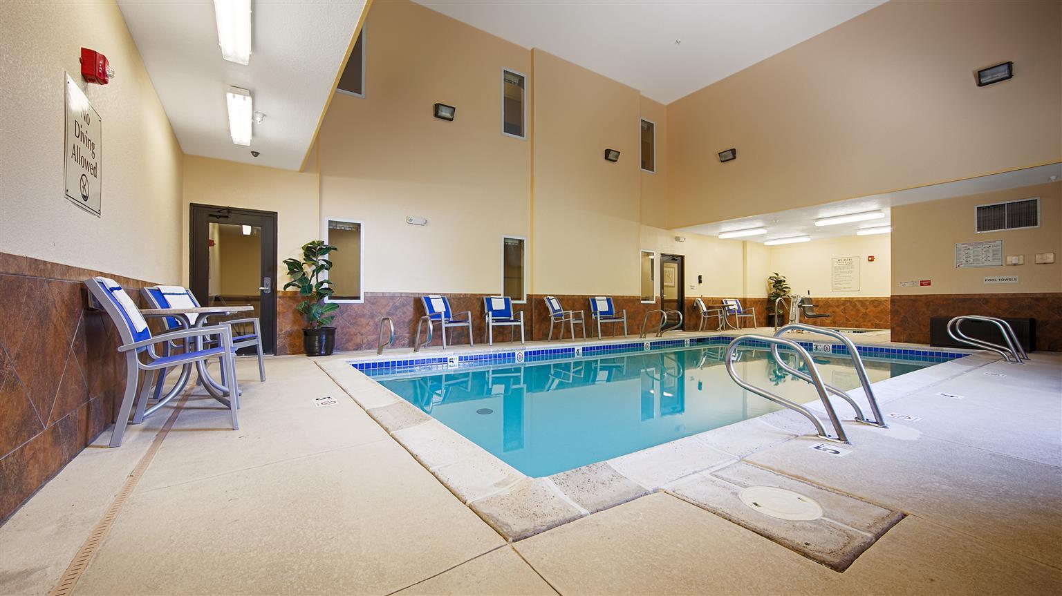 Best Western Plus Eastgate Inn & Suites Wichita Bagian luar foto